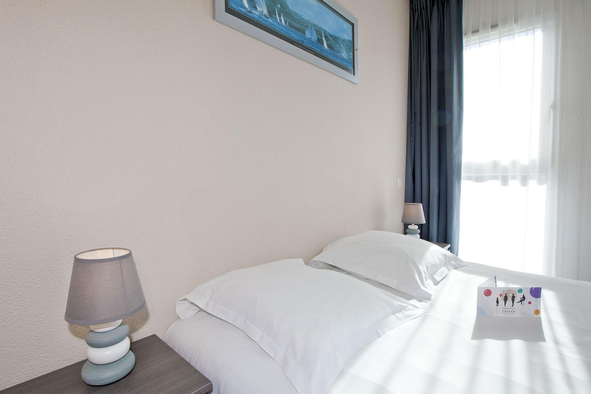 Cerise Lannion Aparthotel Exterior photo